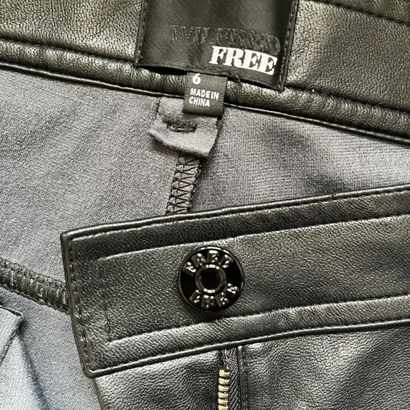 Wilfred free faux leather leggings. Size 6 - Picture 3 of 4